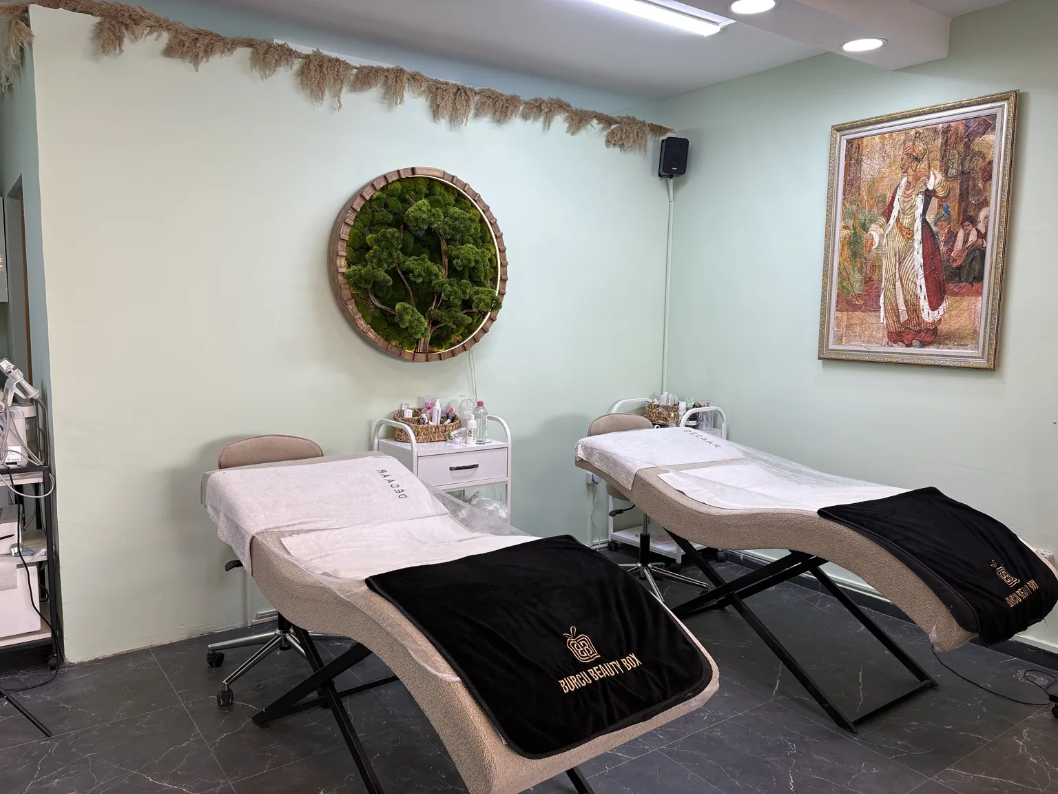 Burcu Beauty Box Bodrum güzellik salonu işlem alanı
